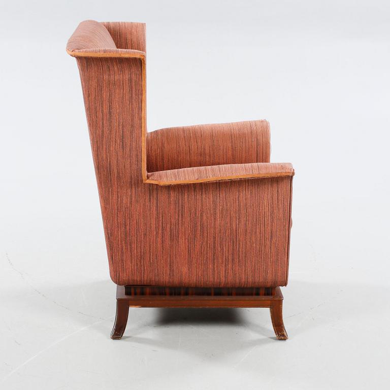 An armchair, made in the 1920/30s.