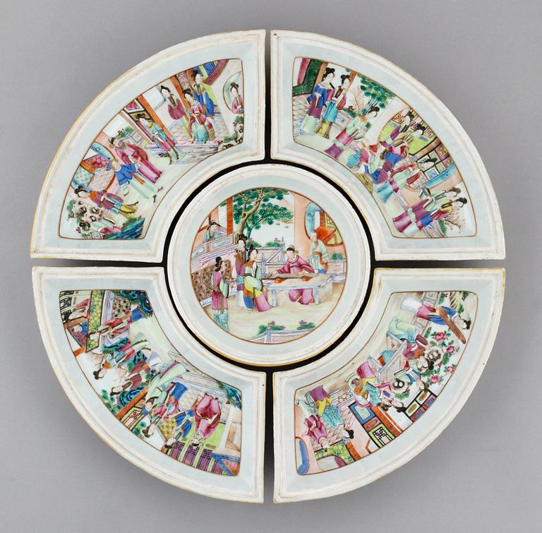 CABARET, fem delar, porslin. Qing dynastin, Kanton, 1800-tal.