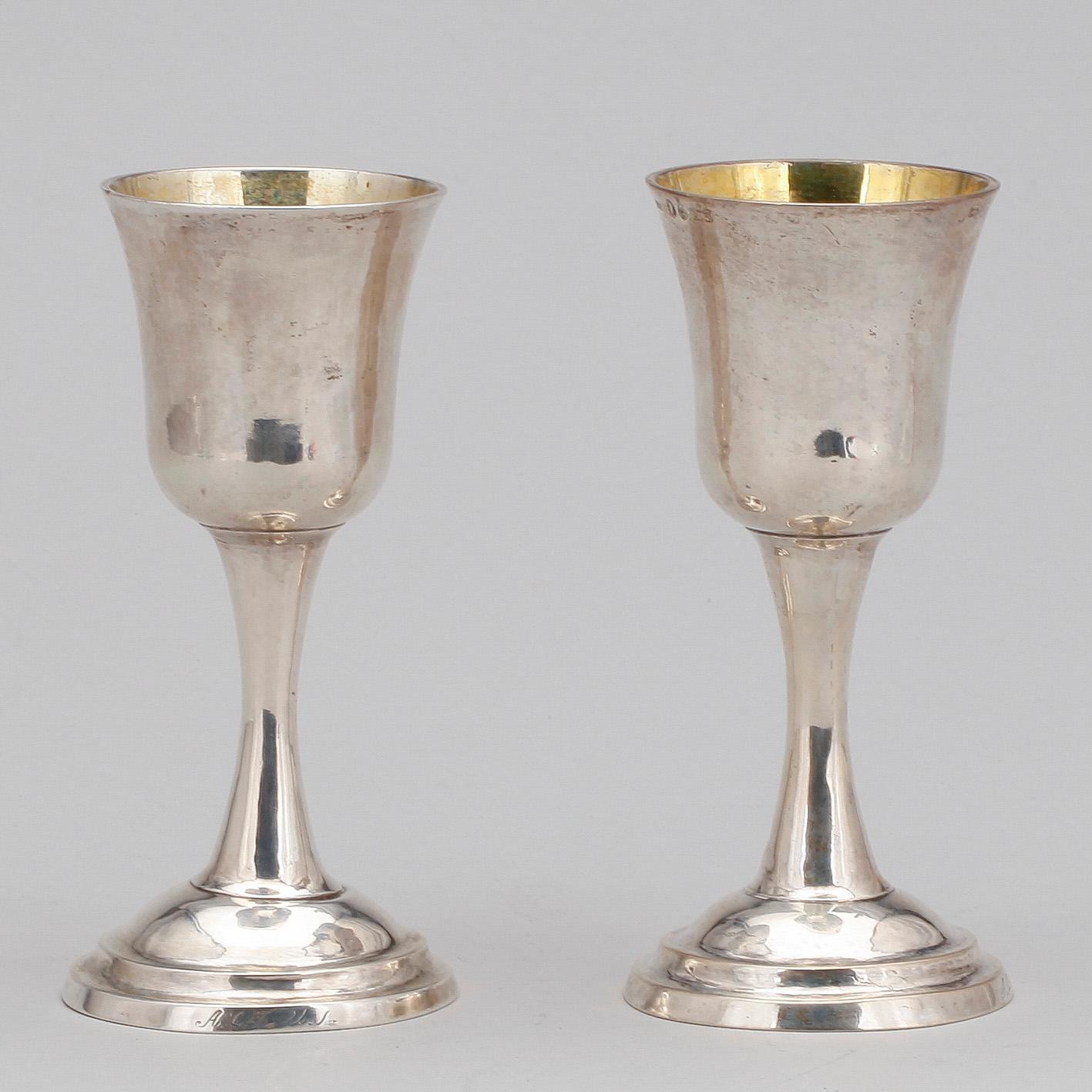SUPKALKAR, ett par, silver, Samuel Blomberg, Stockholm 1811. Tot ca 167 gram.