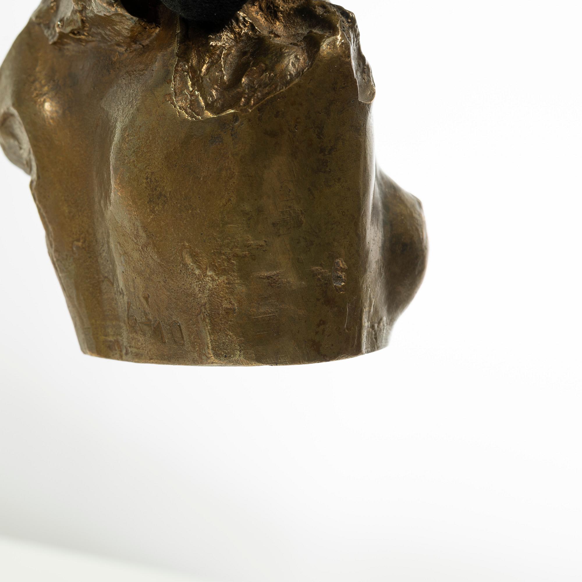 David Wretling, Bust.