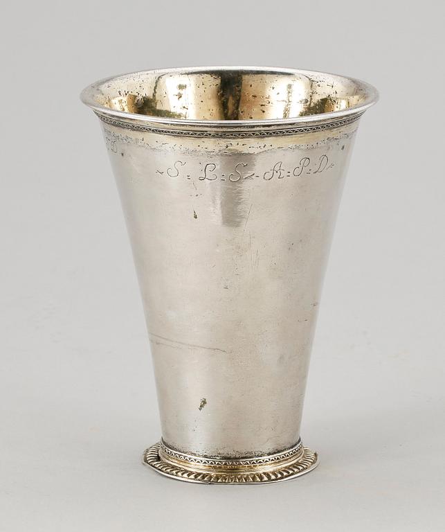 BÄGARE, silver, Hans Stadius änka, Kristianstad, 1737. Ca 220 gr.