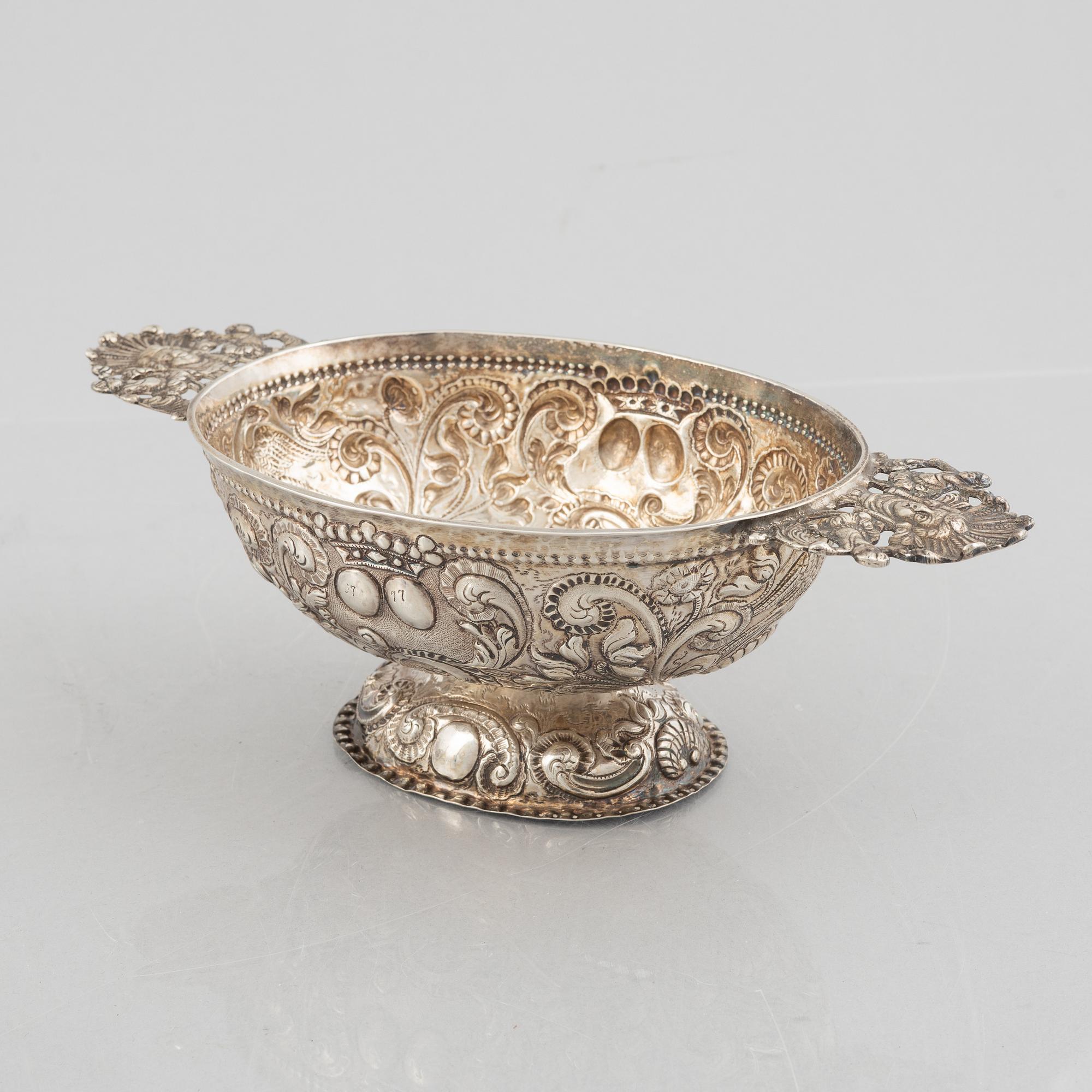 A Baroque style silver bowl, 19th Century.