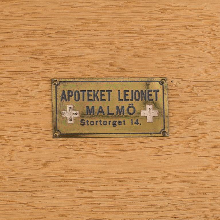 APOTEKSKISTA, Apoteket Lejonet, Malmö.