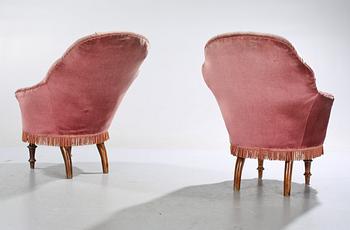 FÅTÖLJER, ett par, s k Emmafåtöljer, 1800-talets andra hälft.