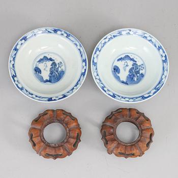 A pair of blue and white bowls, Qingdynasty, circa 1900.