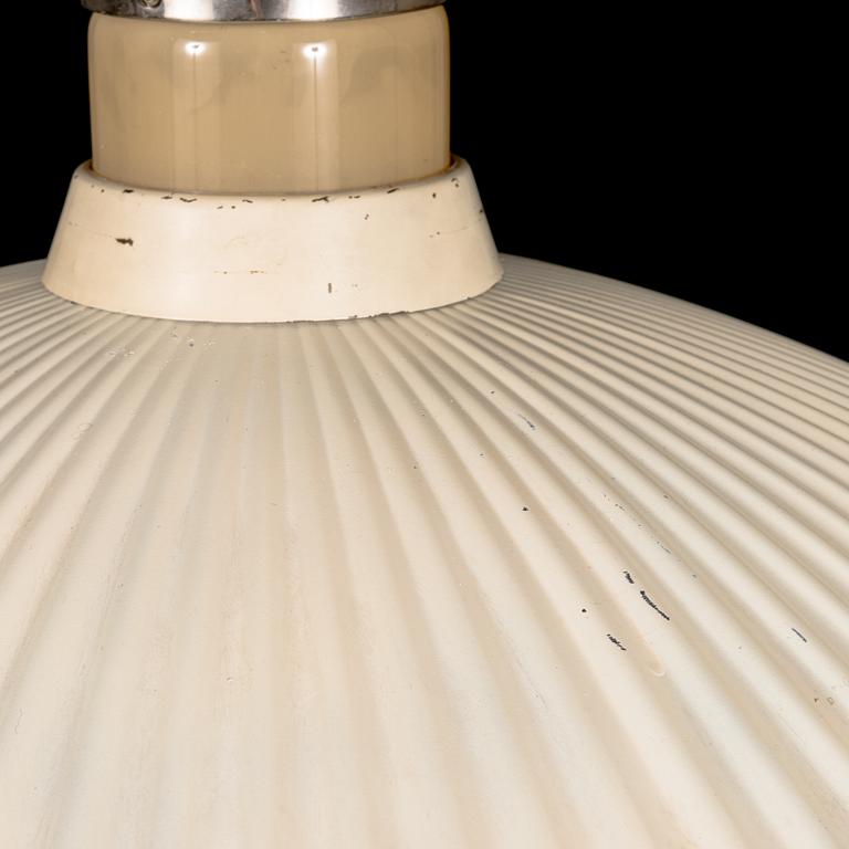 Paavo Tynell, a 1940 '2090' pendant light for Taito.