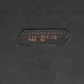 Carl Hörvik, a Swedish Grace desk, Nordiska Kompaniet, for Les Arts Décoratifs Suédois, Paris, 1928.