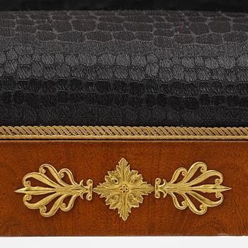 Karmstolar, ett par, Stockholmsarbeten 1800-talets första hälft, Empire.