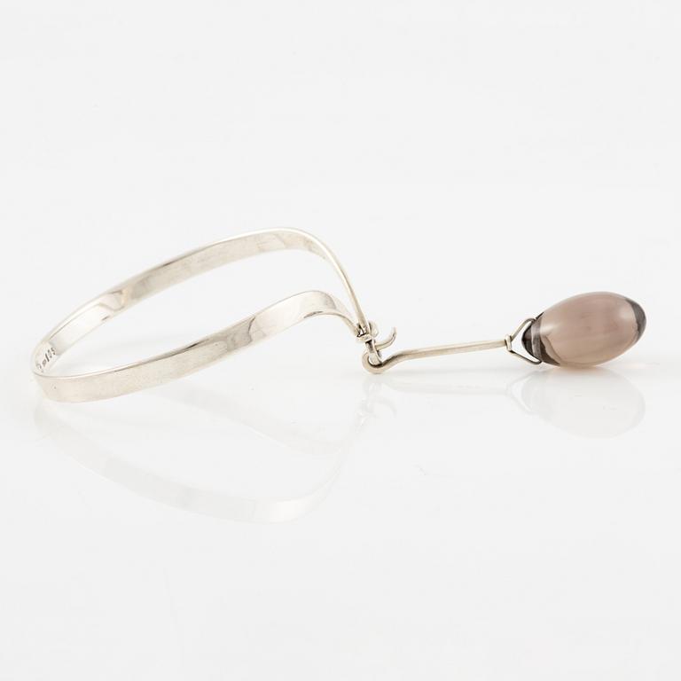 Vivianna Torun Bülow-Hübe, a bracelet with pendant, sterling silver and smoky quartz, for Georg Jensen.