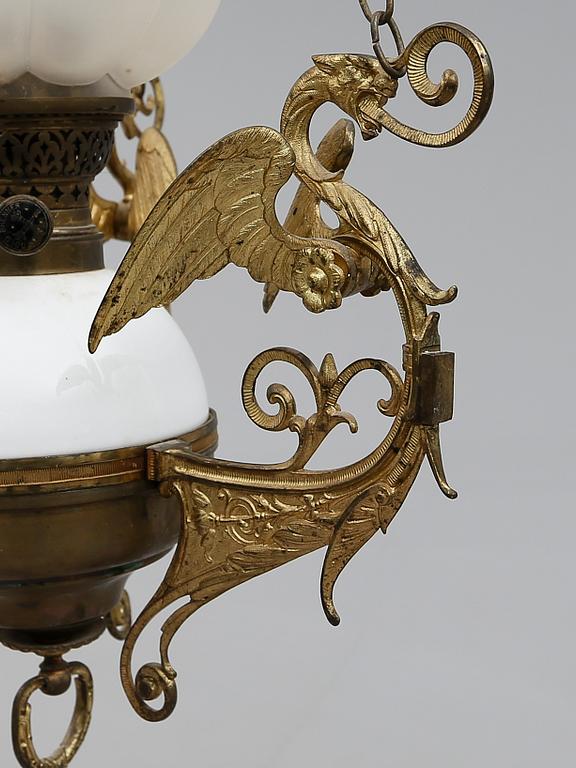 TAKFOTOGENLAMPA, renässansstil, omkring år 1900. Höjd ca 68 cm.