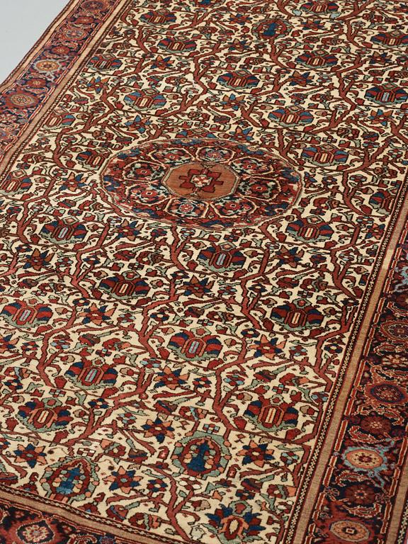 SEMI-ANTIQUE SAROUK FERAGHAN probably. 205,5 x 128,5 cm.