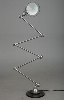 GOLVLAMPA, design Jean-Louis Domecq, 1950. Märkt Jieldé, Frankrike.