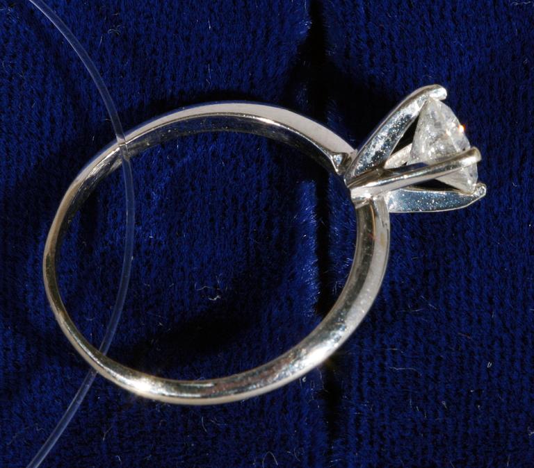 RING, 1.02 ct. Ca Wesselton/Piqué.