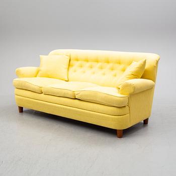 A Josef Frank 678 sofa, Svenskt Tenn. The model designed in the mid 30s.