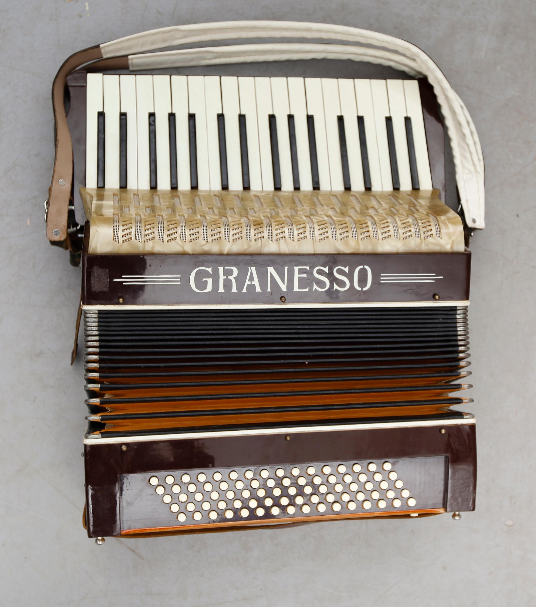 DRAGSPEL, Granesso, 1900-talets mitt.