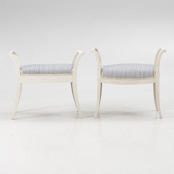 Taburetter, 2 st snarlika, tidigt 1900-tal.