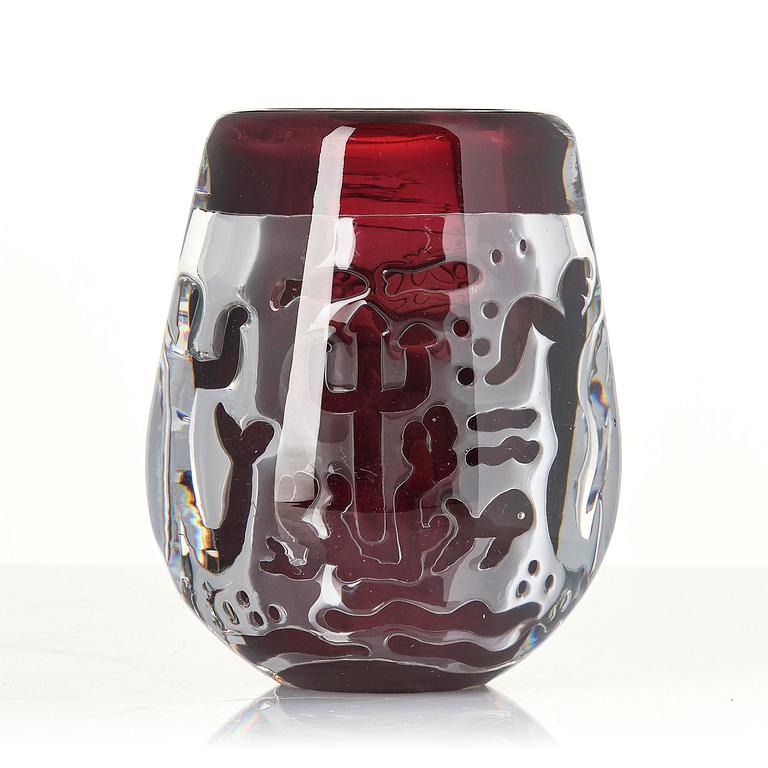 Edvin Öhrström, an ariel glass vase, Orrefors, Sweden, 1939, no. 90.
