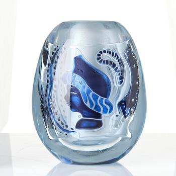 Edvin Öhrström, an ariel glass vase, Orrefors, Sweden, 1939, no. 188.