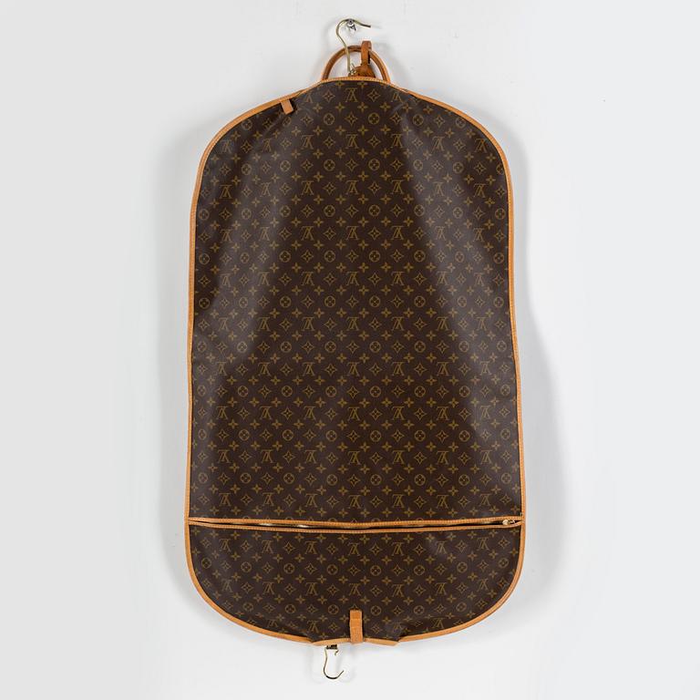 GARMENT COVER, Louis Vuitton.