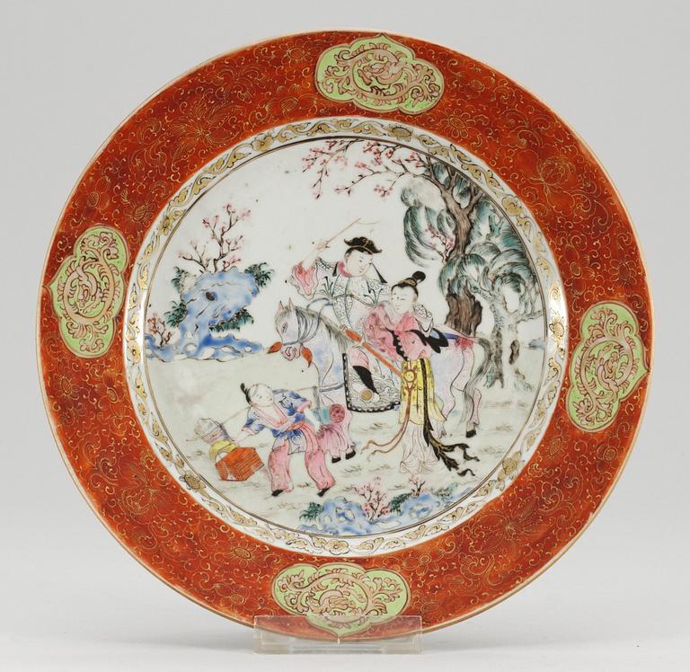 TALLRIK, porslin. Qing dynastin. Qianlong (1736-95).