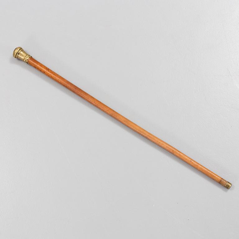 AN 18TH CENTURY WALKING STICK.