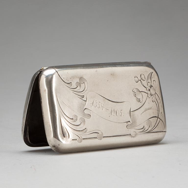SNUSDOSA, silver. Ryssland. 1900-talets början. Vikt ca 78 g.