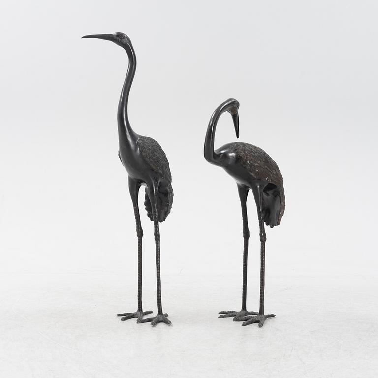Dekorationsfåglar, ett par, patinerad metall, 1900-tal.