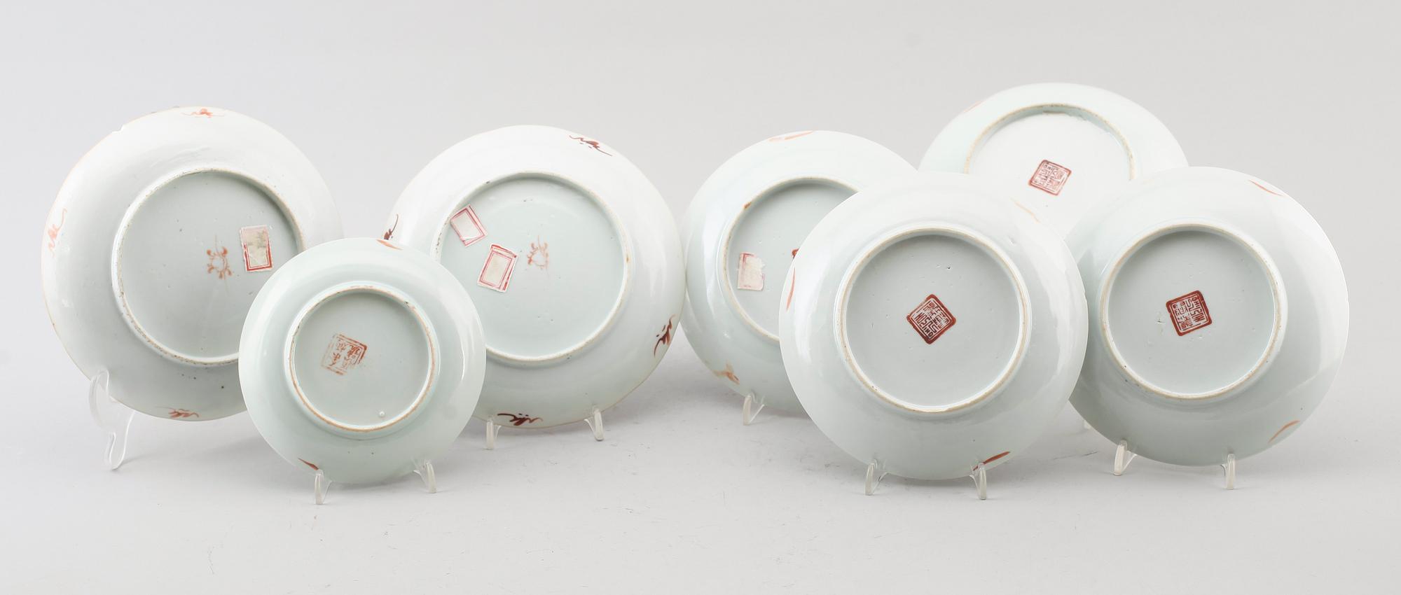 TALLRIKAR, 7 st (4+2+1), porslin, Kina, 1900-tal.