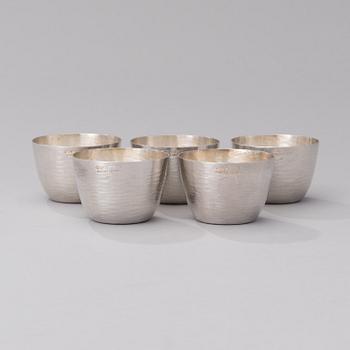 TAPIO WIRKKALA, KANNA OCH SEX BÄGARE. Sign. TW. Silver 925/830. Kultakeskus, Tavastehus 1972/79.