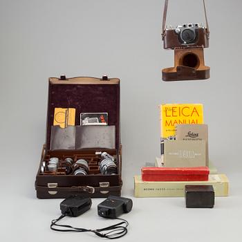 A Leica Leica IIIf no 527327 from 1951. With Elmar f=5 cm 1:3,5, Summarit f=5 cm 1:1,5 and more.