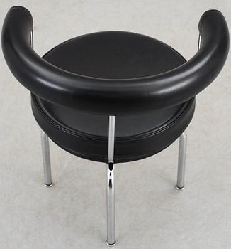 A Le Corbusier, Pierre Jeanneret & Charlotte Perriand black leather and chromed steel 'LC-7' chair, Cassina, Italy.