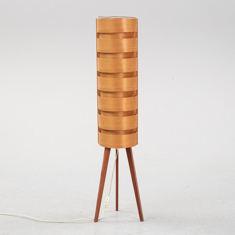 Hans-Agne Jakobsson, a pine and teak floor light from Ellysett.
