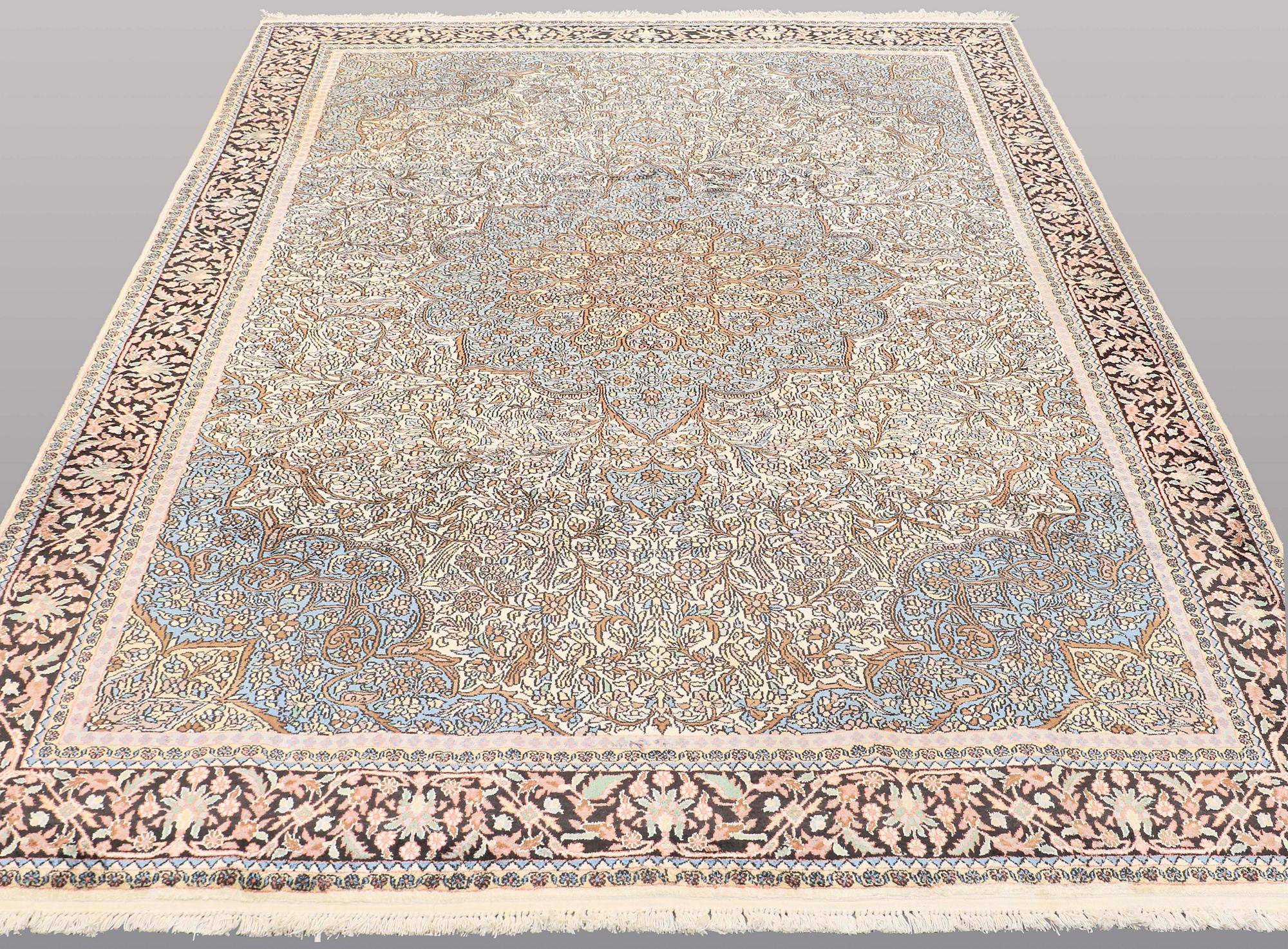 MATTA, Kashmir silke, ca 325x 210 cm.