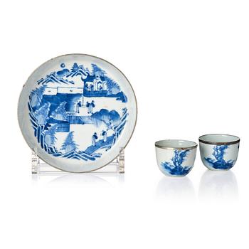 1164. A pair of blue and white 'Nei Fu' cups and a small tray, Qing dynasty for the Thai market.