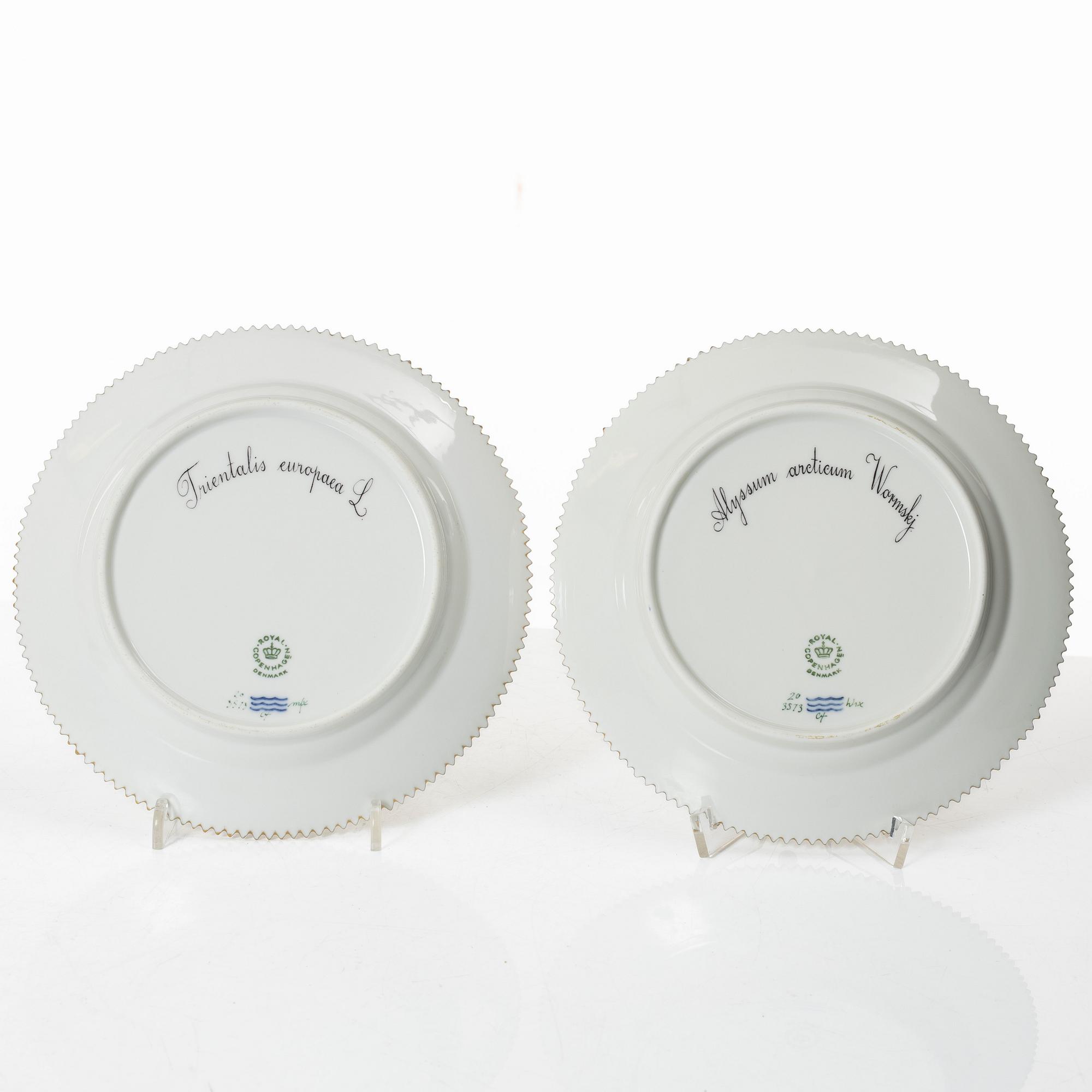 A set of five (+1) Royal Copenhagen 'Flora Danica' dishes, Denmark, 20th century.