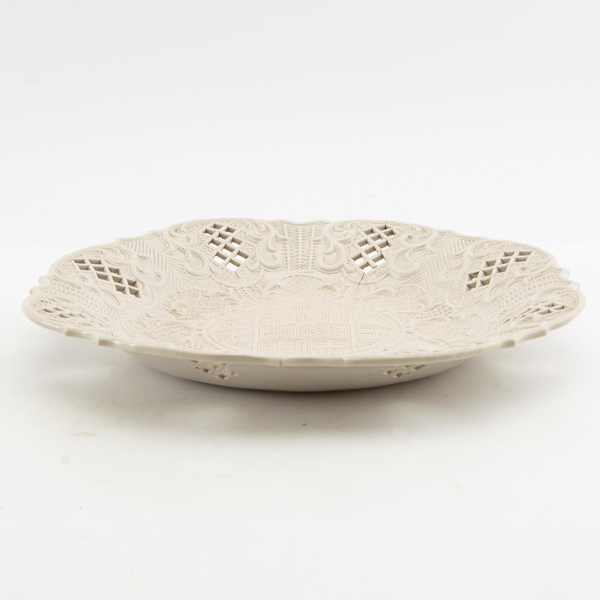 Fat Staffordshire England 1700-talets andra hälft saltglaserat stengods.