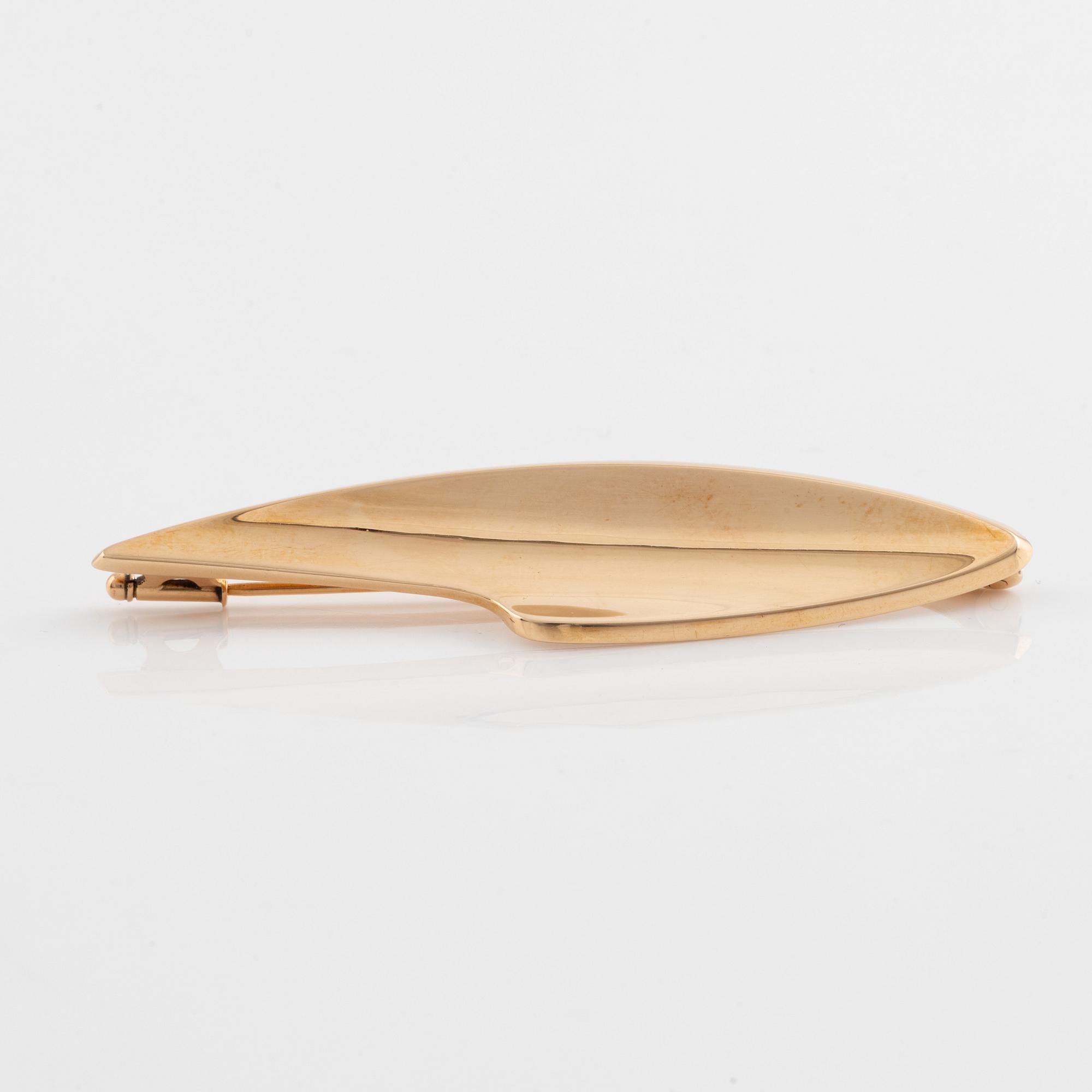 Bent Knudsen, 14K gold, stylised leaf brooch, Denmark 1960's.