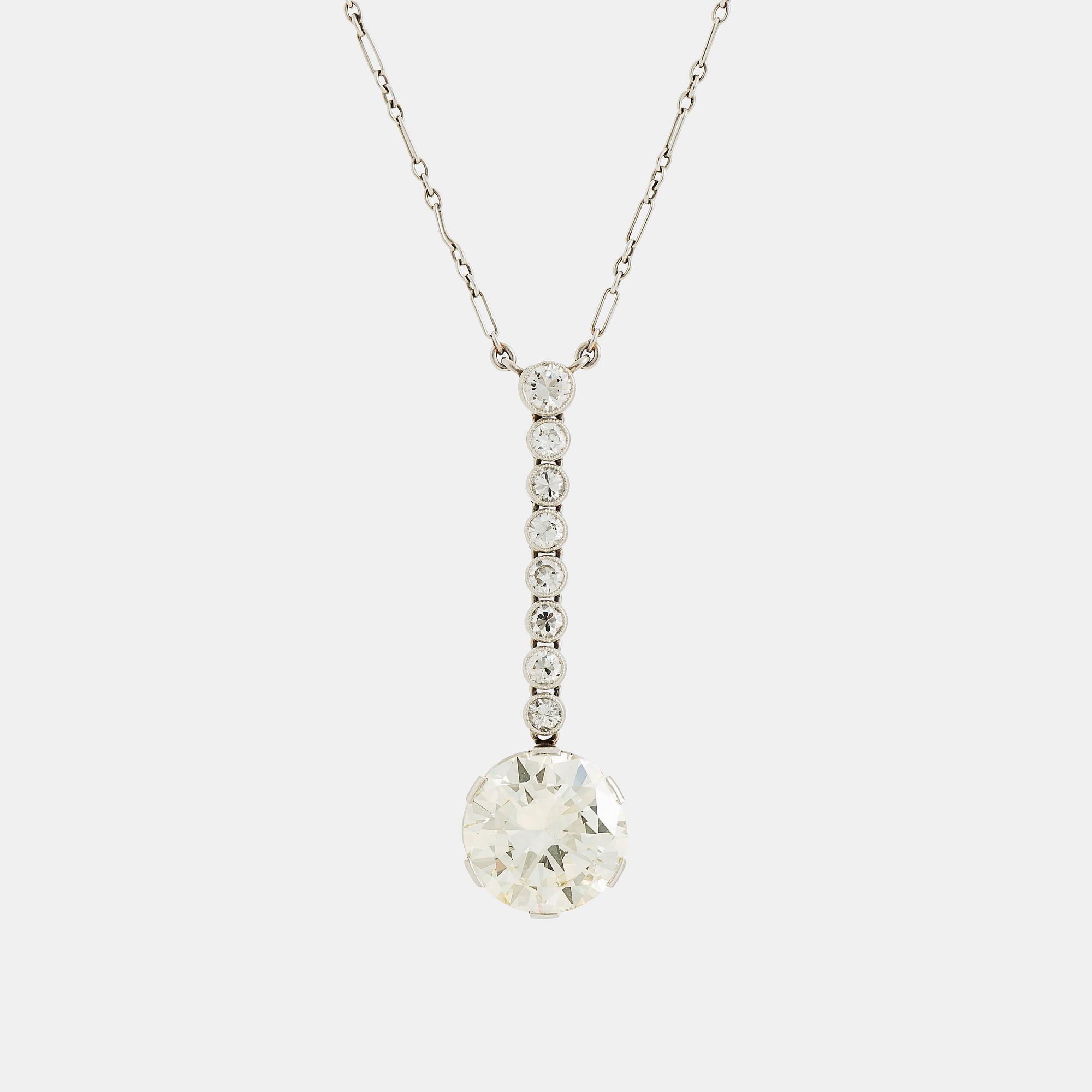 Hängsmycke platina med en rund briljantslipad diamant vikt ca 5.25 ct kvalitet ca M/N vvs.