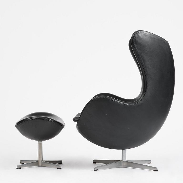 Arne Jacobsen, an "Egg" chair with ottoman, Fritz Hansen, Denmark, 2001.