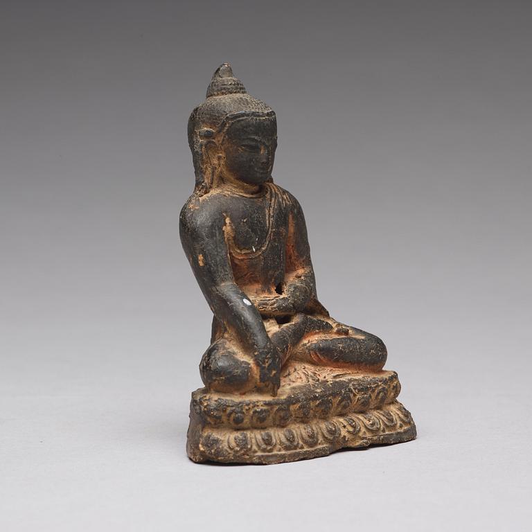 BUDDHA, lergods. Tibet/Nepal, 17/1800-tal eller tidigare.