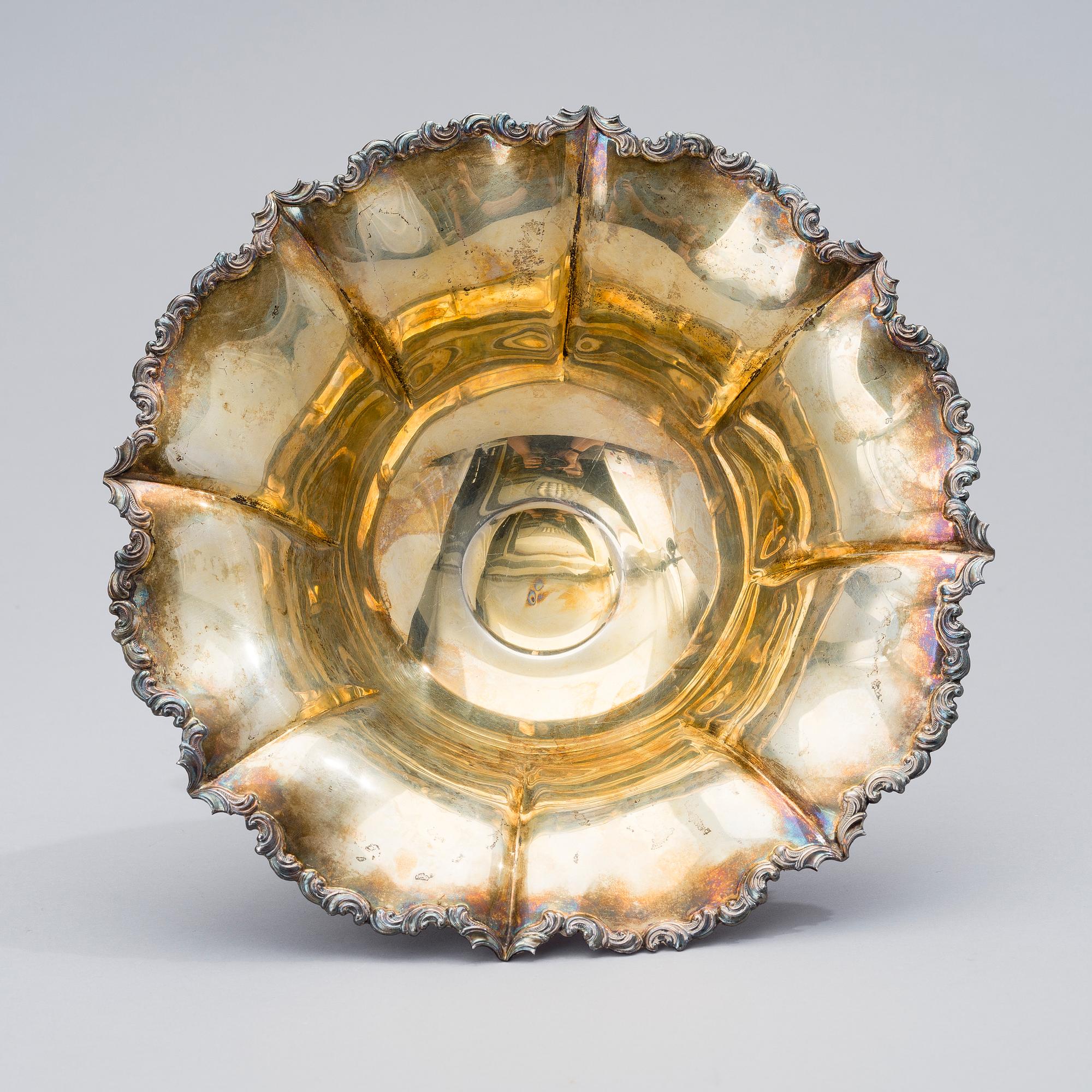 A SILVER BOWL, Hämeenlinna, Finland 1951. Weight 368 g.