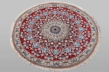 Matta, Nain, part silk, ca 101 x 101 cm.