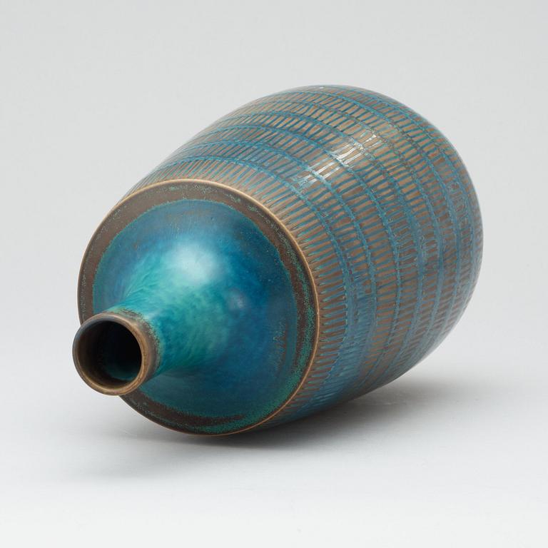 A Stig Lindberg stoneware vase, Gustavsberg Studio 1958-59.