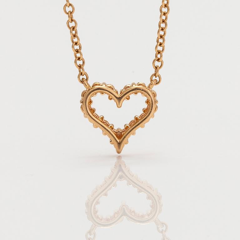 Tiffany & Co, an 18K gold 'Tiffany Hearts' necklace with diamonds.