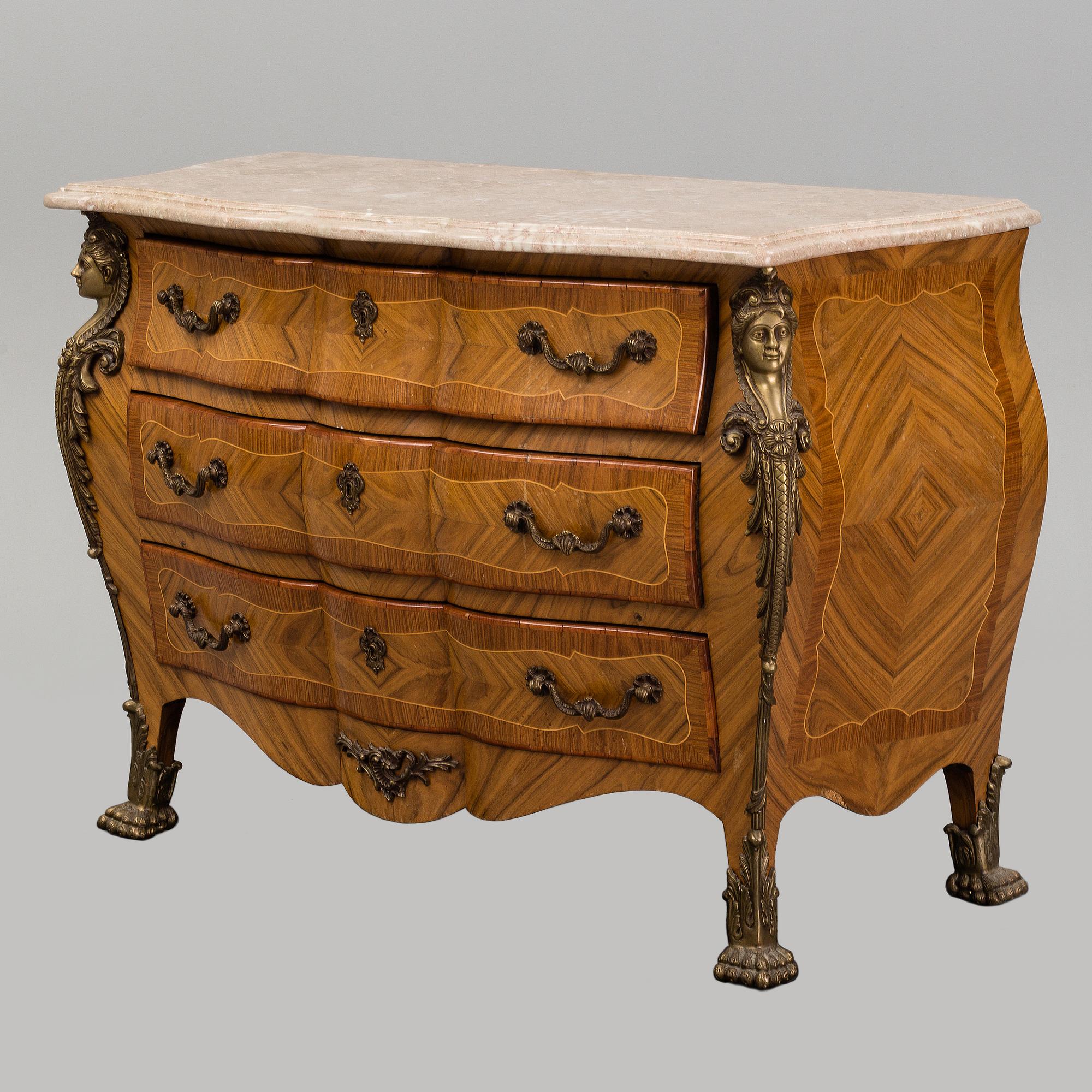A Régence-style commode, second half of the 20th century.