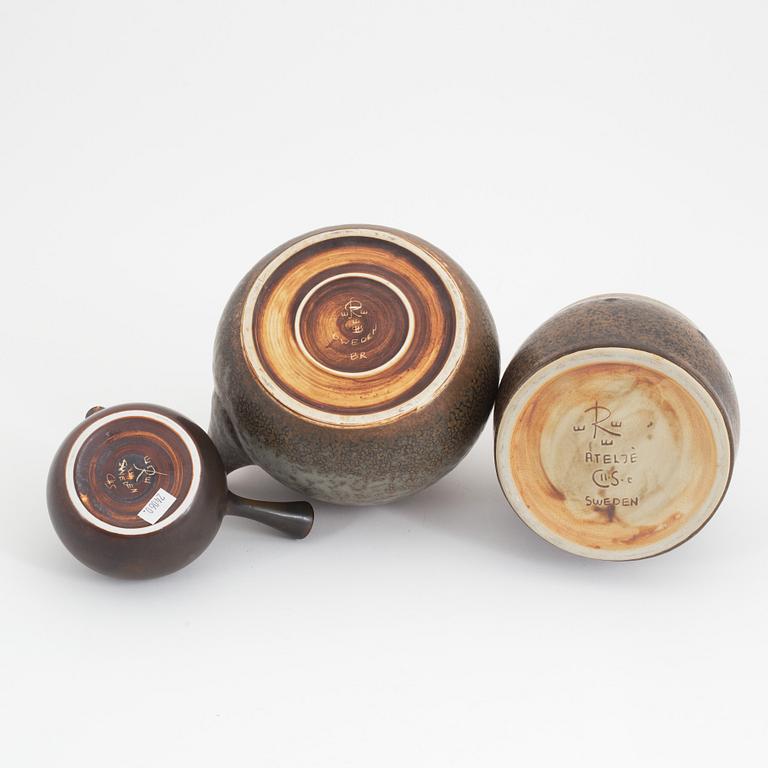 Carl-Harry Stålhane, two stoneware teapots and a bowl, Rörstrand.
