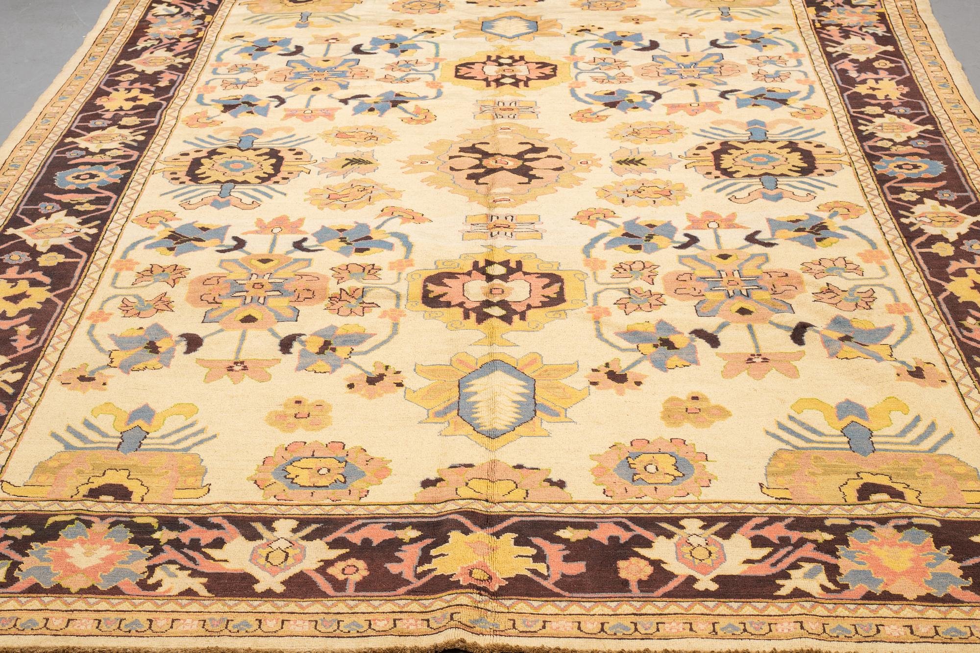 Matto, semi-antique/Old Indisk, ca 368 x 265 cm.