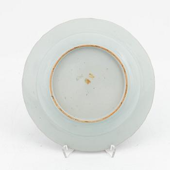 A powder blue porcelain plate, 18th century.