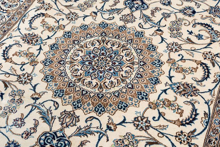 Matta, Nain, ca 293 x 197 cm.