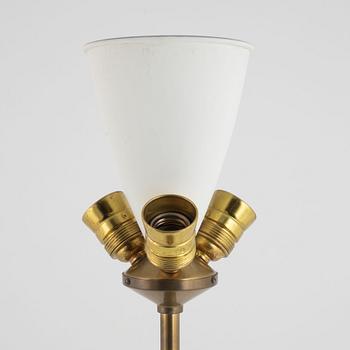 Bertil Brisborg & Åke Hultgren, a model '2043' table lamp, Nordiska Kompaniet, mid 20th Century.